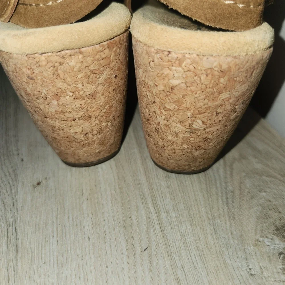 Clarks‎ Elements Suede Wedge Sandals Adjustable Buckle Cork Heel Comfort